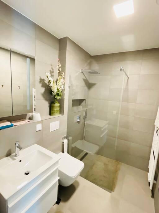 Luxury Flat In Center With Parking & Terrace Apartamento